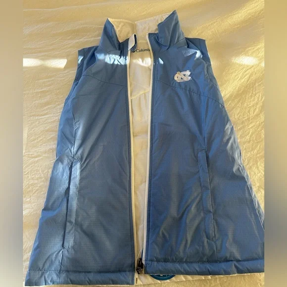 Women’s reversible Tar Heels vest - brand new with tags - size medium - Picture 6 of 6